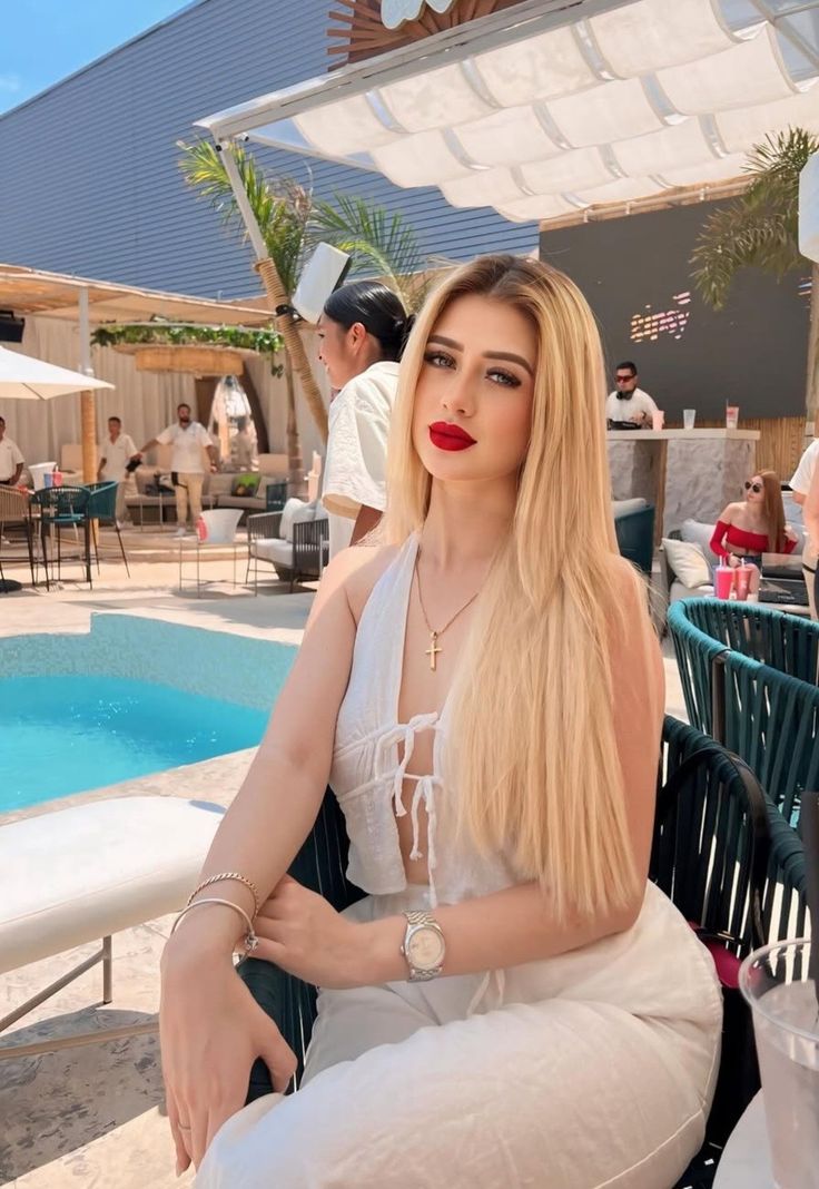 Este Tek Masaj: Seansın Kapsamını Anlamak ve Doğru Seçim Yapmak 3 Masaj seansı için rahat bir ortamı temsil eden görsel