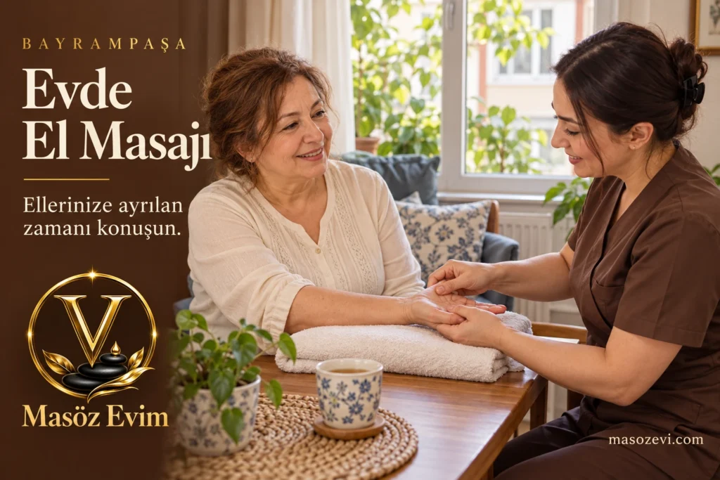 Bayrampaşa’da evde el masajı için kolunu temiz havluya koyan giyinik yetişkine el uygulaması yapan kadın masöz, Masöz Evim logosu ve başlığı